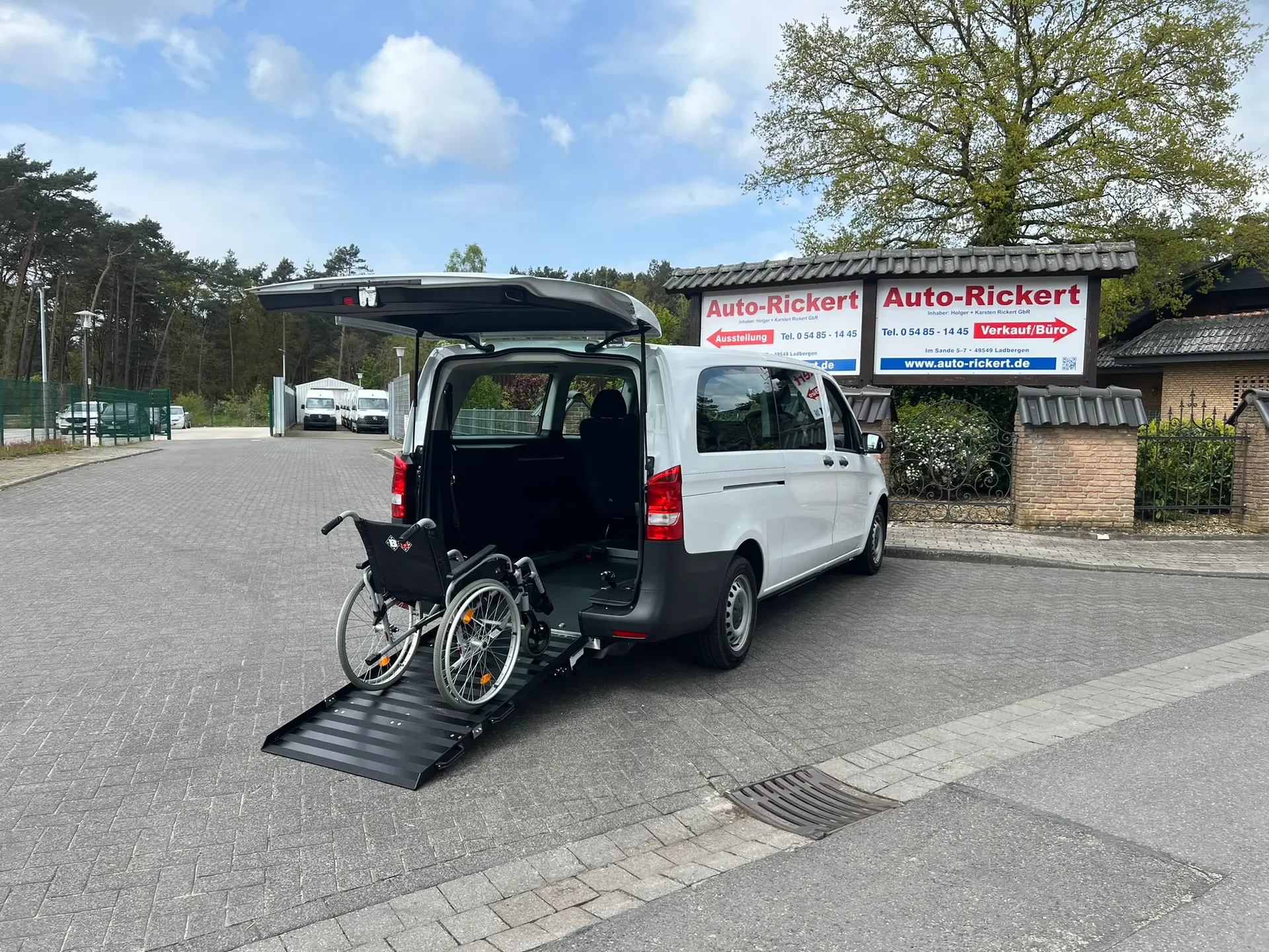 Mercedes-Benz Vito Extralang mit Heckausschnitt, Rollstuhlumbau von Auto-Rickert Ladbergen