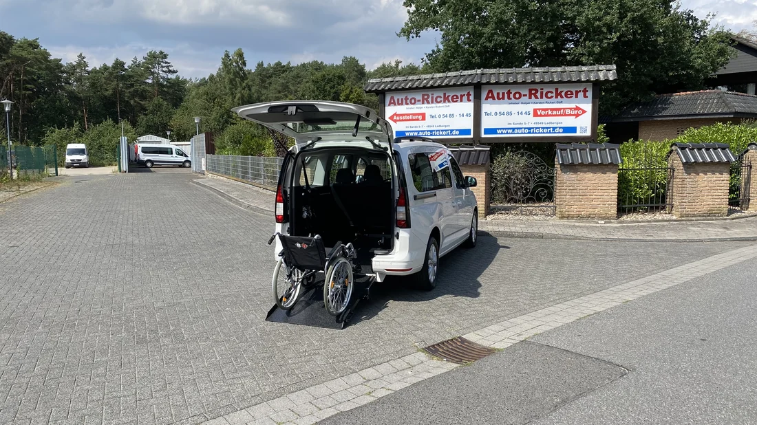VW Crafter MR Hochdach, Rollstuhlgerecht, Dachklima