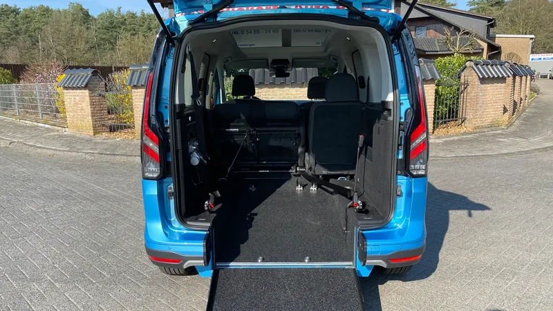 Ford Grand Tourneo Connect Active, neuer Rollstuhlumbau