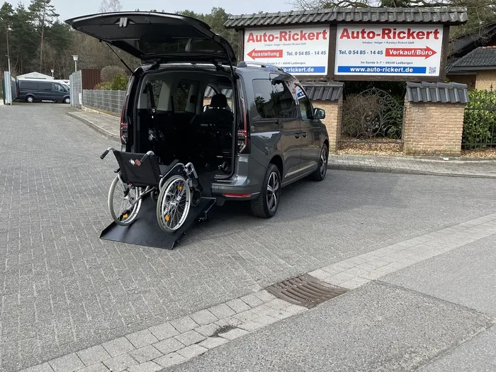 VW Caddy 5 Maxi / Ford Grand Tourneo mit Rollstuhlumbau von Auto-Rickert