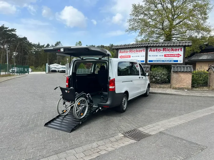 Mercedes-Benz Vito Extralang mit Rollstuhlumbau von Auto-Rickert